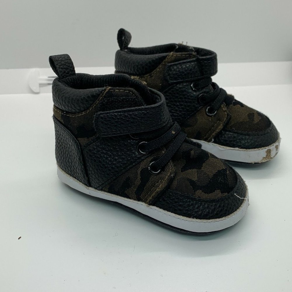 Revo Boys Black Round Toe Mid Top Camouflage Casual Sneaker Shoes Size 3